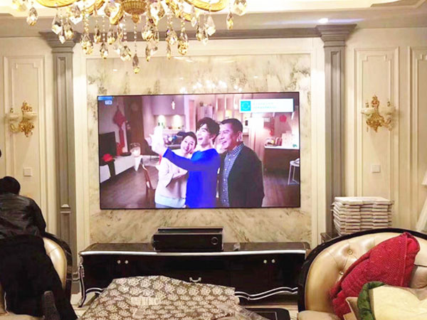 挑選適合的家庭影院設備，讓效果倍增！